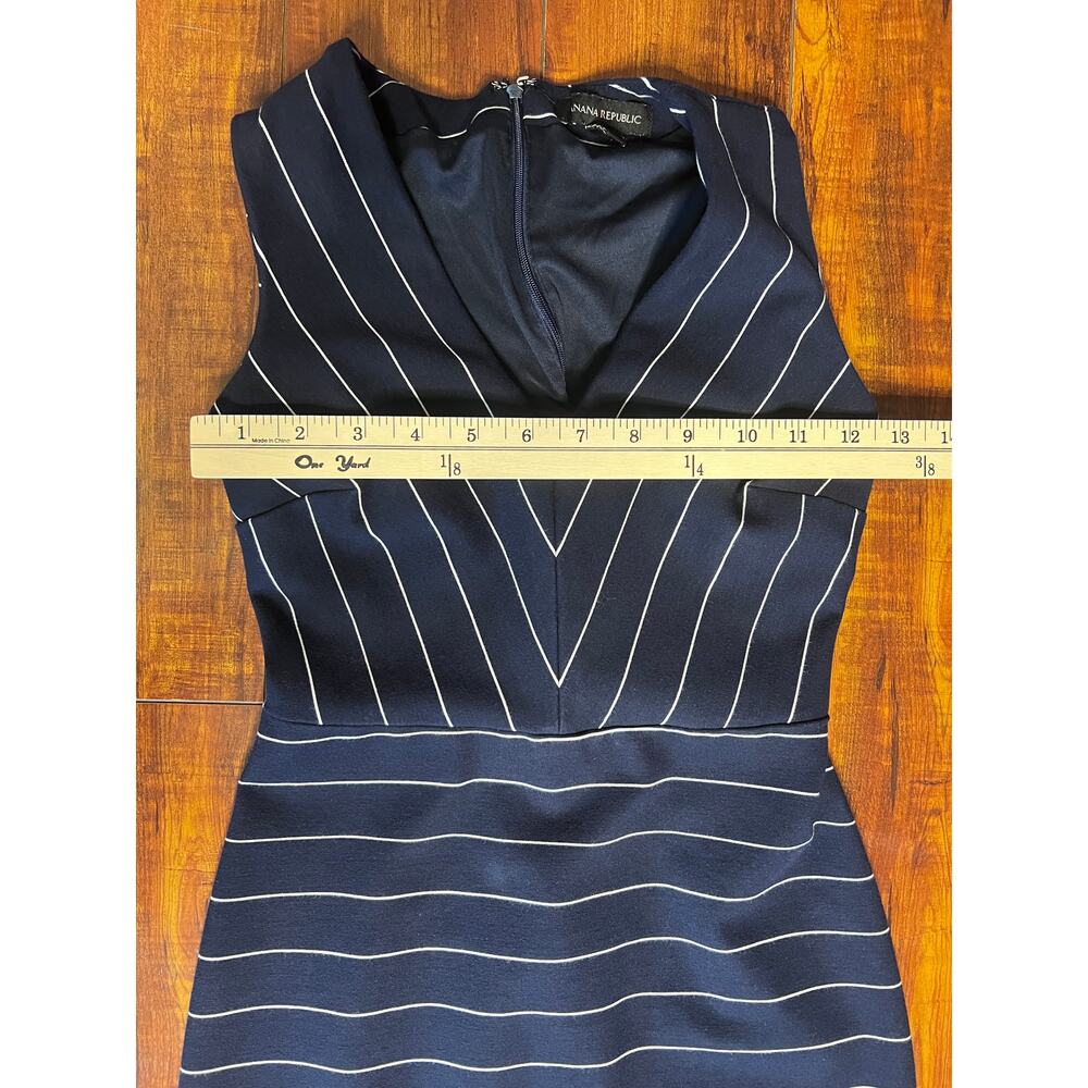 Banana Republic Sleeveless VNeck Sheath Dress Women Petite 0P Navy White Striped - Picture 6 of 7